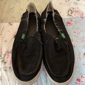 Sanuk shoes